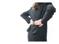 背中のコリ・痛みを解消する1分間ストレッチ