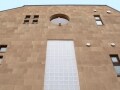 空間を貫く光の大黒柱［南青山M］