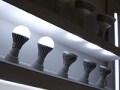LED電球と普通電球、明るさの違いは？