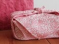 刺し子織りの小風呂敷とSIWA（紙和）のバッグ