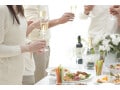 飲み会・パーティの話しかけ方とは？ 3つのルールで脱・壁の花！