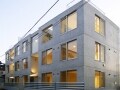 屋上庭園のあるL字型のアパート［神宮前の集合住宅］