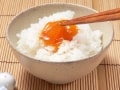 簡単！ 極上卵かけご飯 レシピ……醤油漬け卵黄で作る