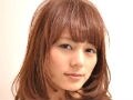 上品さ溢れる大人ミディアムカール