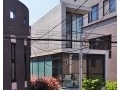 蛇腹状のRC躯体に住む［高田馬場の家］