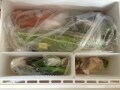 100円ショップの冷蔵庫用ケースを使って仕切る