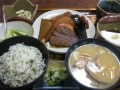老舗店「ふみや」で沖縄料理をたっぷり堪能！