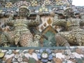 陶器が埋め込まれている美しい寺院「ワット・アルン」