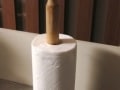 持ち運べて便利！木製のキッチンペーパーホルダー