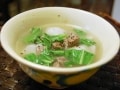 ベトナム：里芋と青菜のスープ