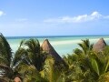 メキシコのカリブ海に浮かぶ美しい島、ホルボッシュ