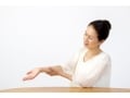 手の痺れを引き起こす「胸郭出口症候群」をツボで改善