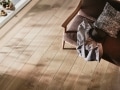 変色や傷に強く立体感のある美しい床材／2015新商品