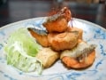 中国風秋鮭の五香粉揚げ　　