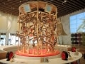 ネスカフェ 原宿に巨大な“木製ピタゴラ楽器”が出現