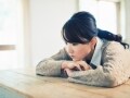 今すぐやめるべき恋を遠ざけるNG習慣3つ