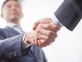 「お疲れさま」を英語で言うと？ 挨拶とねぎらいの表現