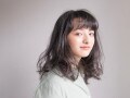 黒髪でもふんわり柔らかく見える巻き方……黒髪が好きな人必見！