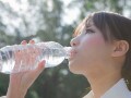 口飲みでカビ増殖も…ペットボトル飲料を飲むときの3カ条