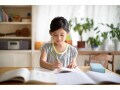 宿題やる気がない子へむしろ逆効果！ 親の4大NG言動