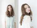 ウェーブのロングヘアで輪郭をカバー！小顔効果抜群のおすすめ3選