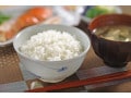 ご飯に「茶碗」・味噌汁に「お椀」を使う理由、  碗と椀…同じ「わん」でもなぜ違う漢字？