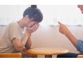 人格者の皮をかぶったモラハラ男…身近にもあるマインドコントロール