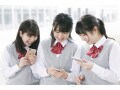 「おじさん構文」がブームに!? 若者に流行する言葉とは