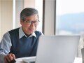 65歳で年金もらってます。iDeCoでお金を運用できますでしょうか？