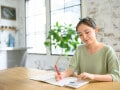 年金を月22万円もらえるのは、現役時代にどのぐらいの収入がある人ですか？       