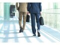 群れて楽しい「オス社会」と思いきや？30代女性会社員が目撃した、男性社会の“異様”な光景