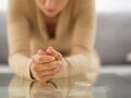 成功したバツイチ友人に「いいよね、時間があって」と嫌味なひと言…妬む自分を呪った出来事