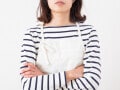 子育て女性、夫にキレる「手伝ってあげる」って何？家事を“等しく”分担する世界はまだ来ない