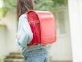 「母がいつもカリカリしてる」「大人ってバカだな」。不倫でもめる親を淡々と観察する娘たち
