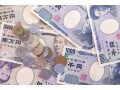 年金のほか、年金生活者支援給付金をもらっていました。転職して月平均11万円の収入。いくらまでの収入なら年金は減額されないですか？