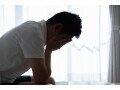 「食卓で下を向いたまま固まって」「これはまずい、と」。陽気な50代夫を突如襲った異変