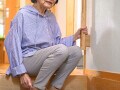 兄夫婦との同居で母から笑顔が消えた理由。娘が目撃したのは仁王立ちで母を虐待する義姉だった