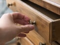 夫が自室でコソコソと何かしている…想定外の推し活に「父親なのに気持ち悪い」と非難したら