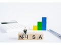 旧NISAの株を持ち続けるか、利益が出ているうちに売却するかで悩んでいます