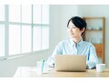 50歳・年収350万円会社員女性「投資信託は将来の自分へのプレゼント」3年前に始めた全世界株への積立投資が与えたお金以外の影響