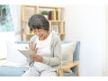 65歳・年収200万円会社員女性「他の商品に乗り換えようと思った事もあった」ひふみ投信に毎月3万円を約5年間積み立てた結果は？