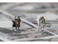今64歳で特別支給の老齢厚生年金を受給しています。来年65歳になってからの年金を受けたらいいのか、迷っています