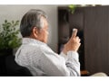 月の年金22万円・資産1500万円「携帯電話の着信が信じられないくらい減った」67歳男性が感じる変化