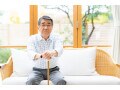 リタイア前の年収2000万円・月の年金約25万円では「生活レベルが維持できない」73歳男性の主張