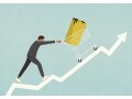 インフレ下、節約はやめるべき？