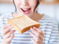 「朝はパン派」の人は注意したい！ 太りやすくなる「パン派のNG朝ごはん」とは？