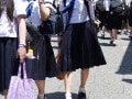保護者は知らない「生理中はタンポンでプールに入れ」「修学旅行で全裸水滴チェック」の異常事態