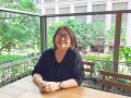 「すべては成り行き」脚本家を挫折→星読みへ。人気占い師・章月綾乃さんが語る「人生の乗りこなし方」