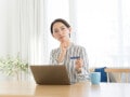 親の通帳管理が不安になったら？「代理人カード」でできること・気を付けたいこと