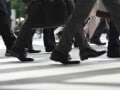 まるで『鬼滅』の無惨に従う鬼たち同然……人々が理不尽な「謎ルール」に服従してしまうカラクリ